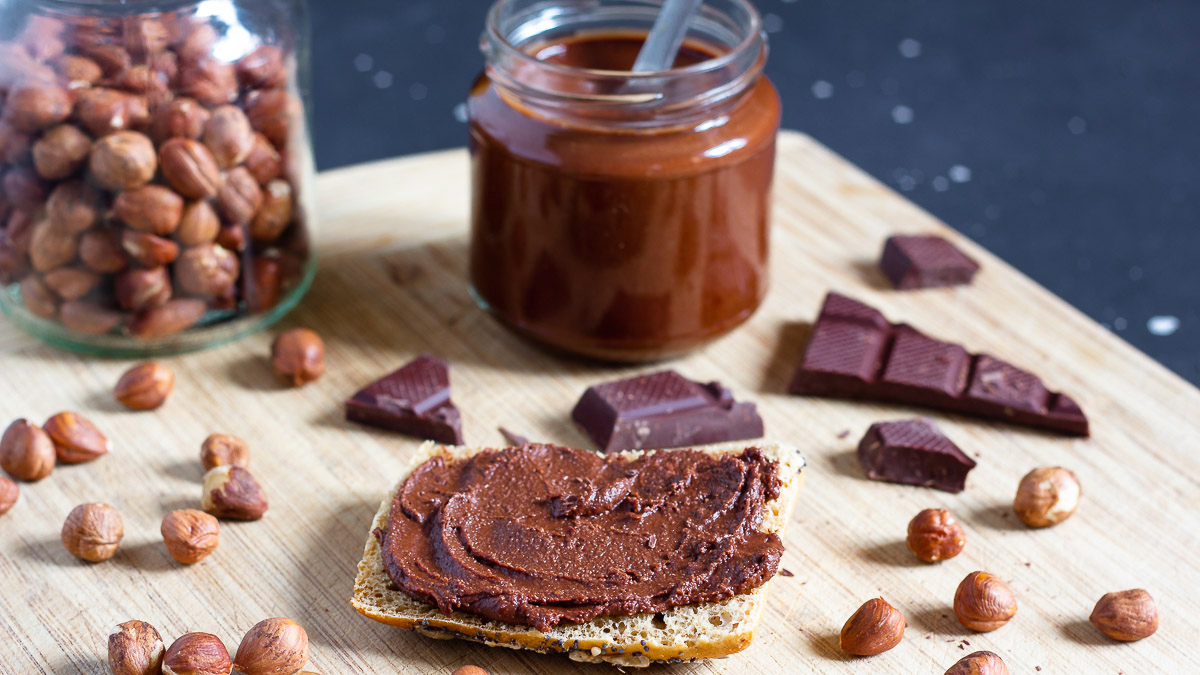 طرز تهیه شکلات نوتلا در منزل با سه روش سریع و آسان