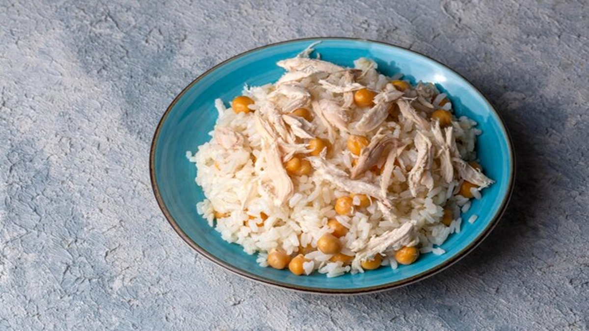 طرز تهیه نخود پلو ترکی به روش استانبولی با گوشت مرغ