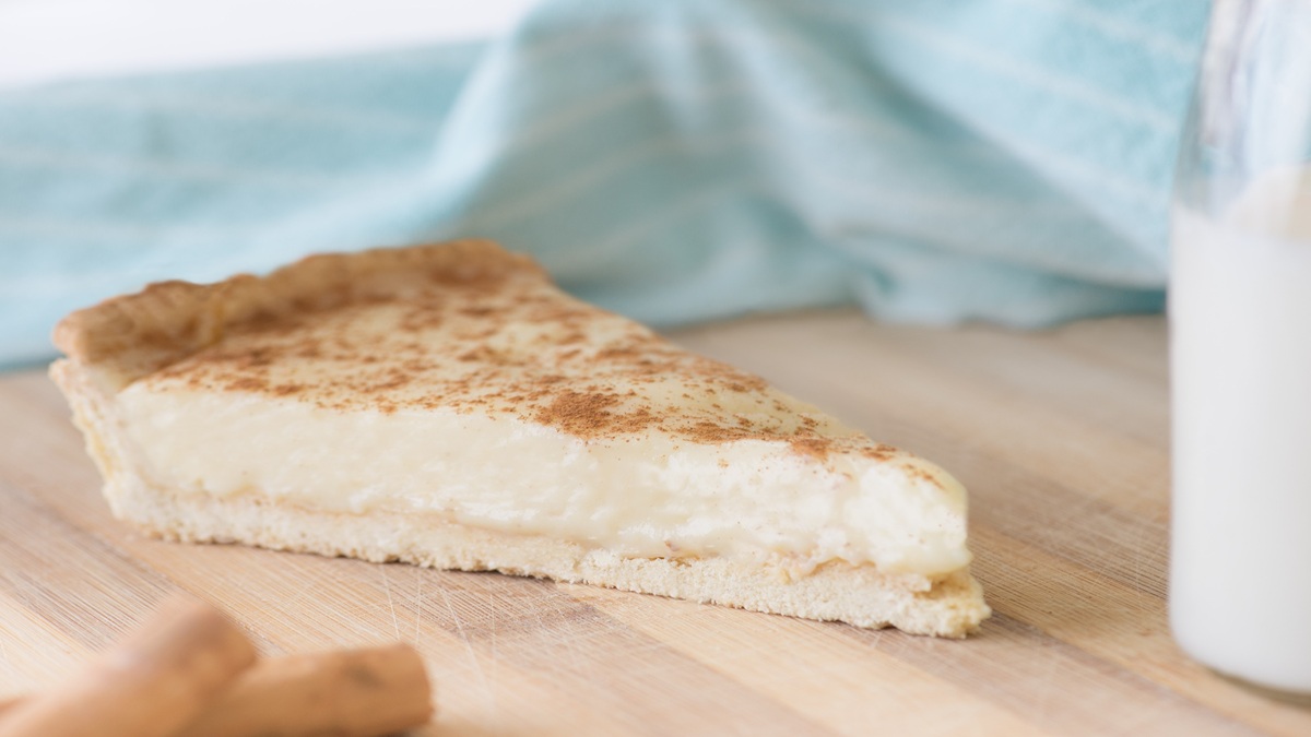 طرز تهیه تارت شیر، دسر خانگی خوشمزه با خمیر ترد و کرم شیرین