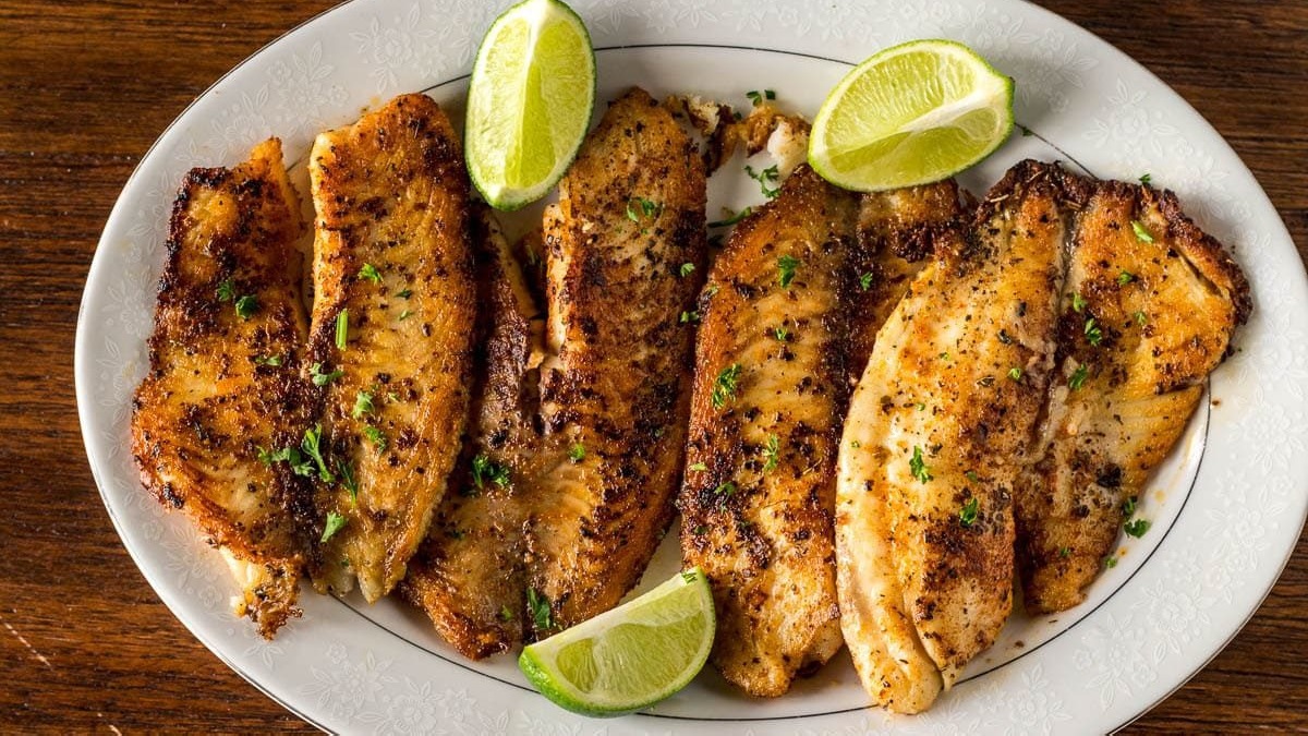 طرز تهیه ماهی سرخ شده خوشمزه و ترد به همراه فوت و فن