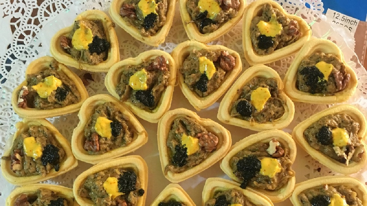 طرز تهیه تارت کشک بادمجان مجلسی؛ فینگر فودی با طعم اصیل ایرانی