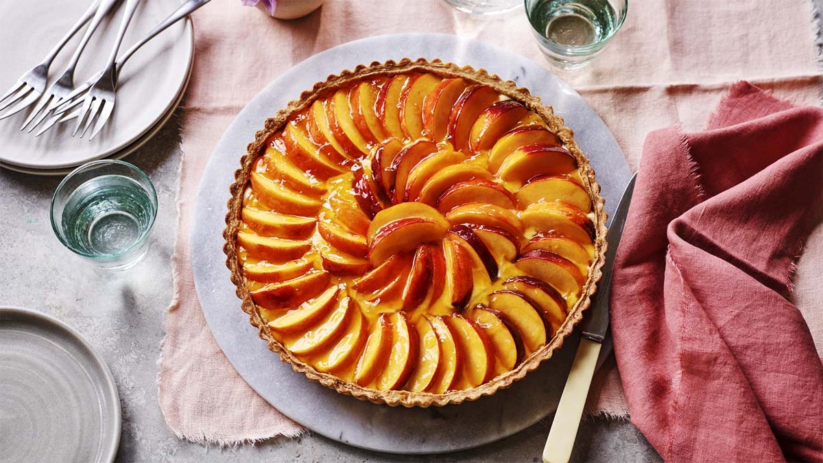 طرز تهیه تارت هلو؛ دسری تابستانی با بافت لطیف