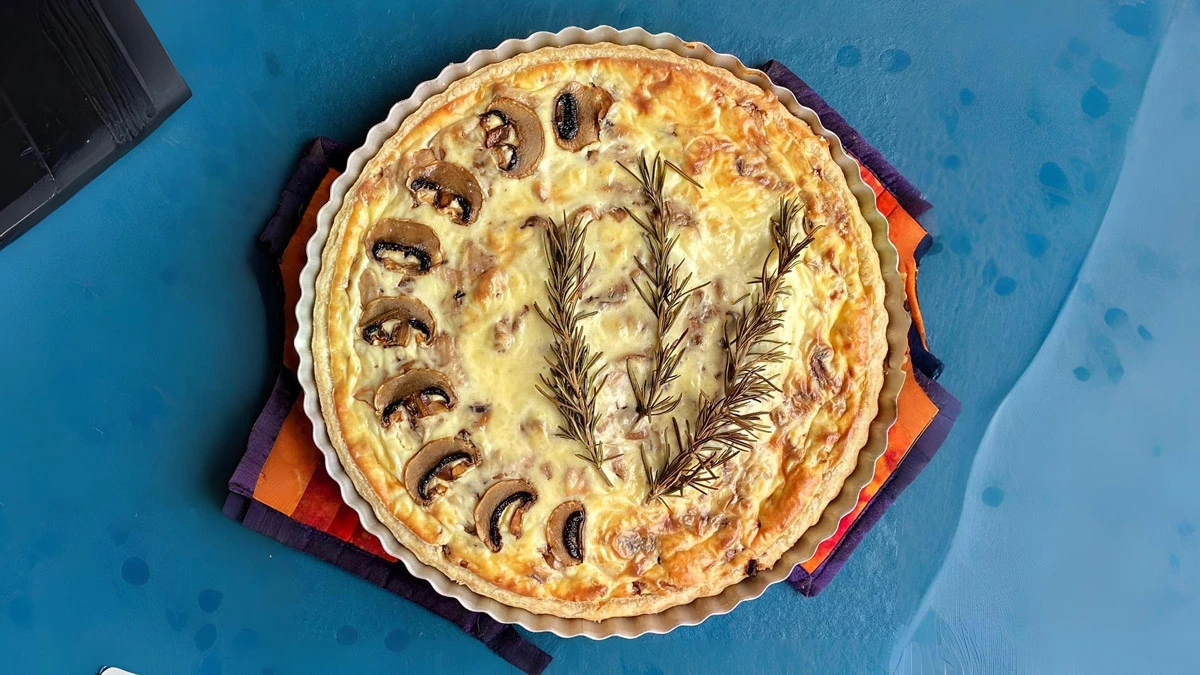 طرز تهیه تارت مرغ و قارچ برای پیش غذا، شام یا دورهمی