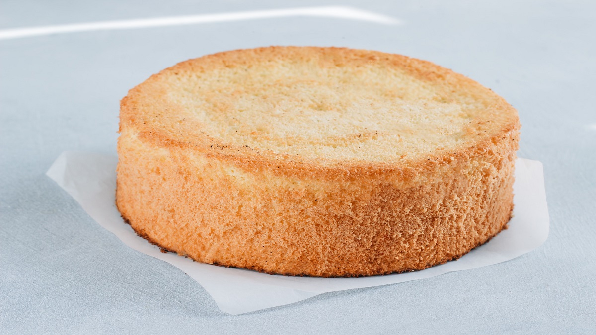 طرز تهیه کیک اسفنجی ساده و پف دار با دستور مرحله به مرحله