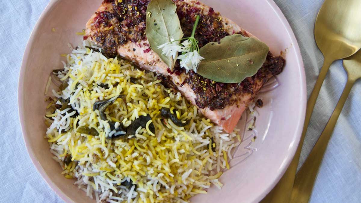 طرز تهیه والک پلو تهرانی؛ پلوی خوش‌عطر مخصوص بهار