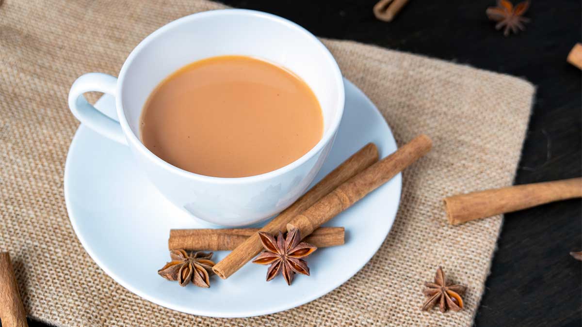 طرز تهیه چای کرک با شیر عسلی با عطر و بوی استثنایی