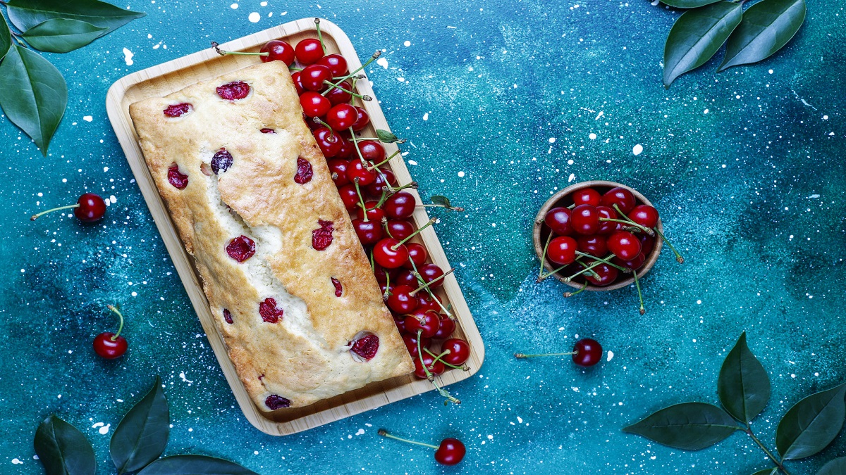 طرز تهیه کیک گیلاس؛ آموزش مرحله به مرحله + ترفندهای حرفه‌ای