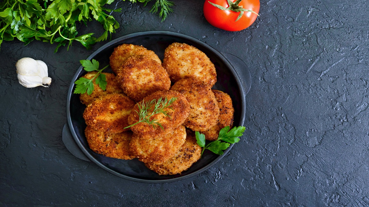 طرز تهیه کتلت مرغ با مرغ پخته