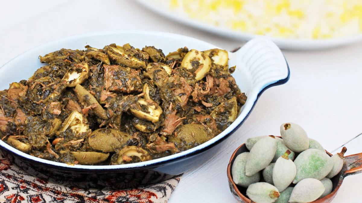 طرز تهیه خورش چغاله بادام مجلسی با گوشت