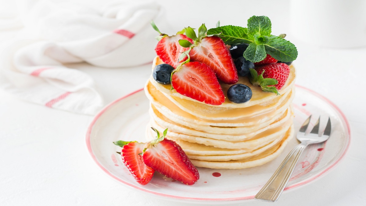 طرز تهیه پنکیک خانگی با مواد ساده؛ شیرین، نرم و فوری