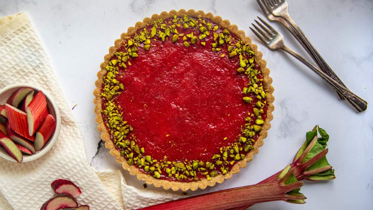 طرز تهیه تارت ریواس مخصوص فصل بهار