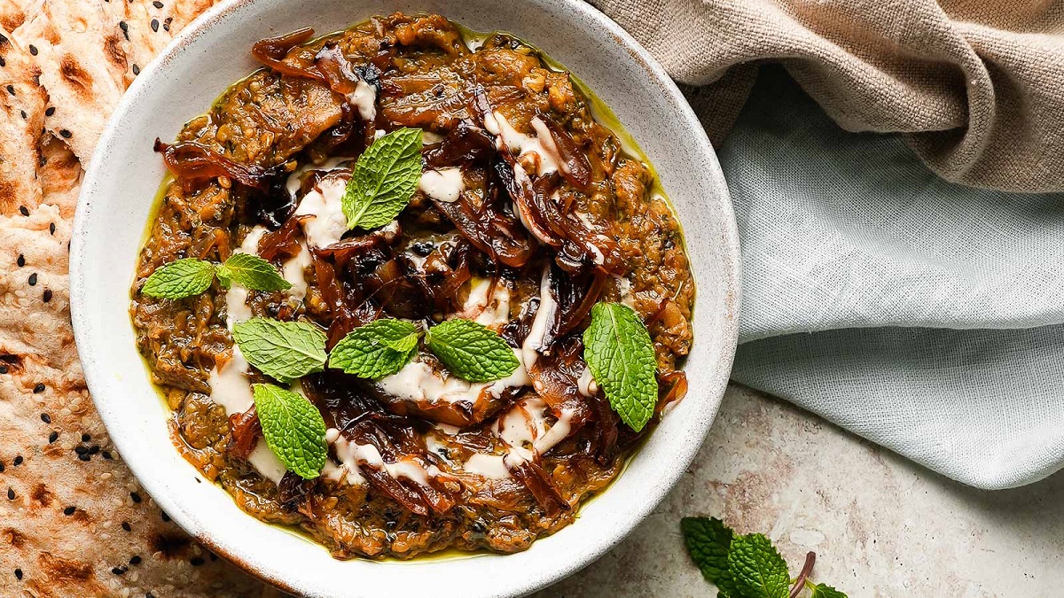 طرز تهیه کشک بادمجان در فر؛ رژیمی و سالم