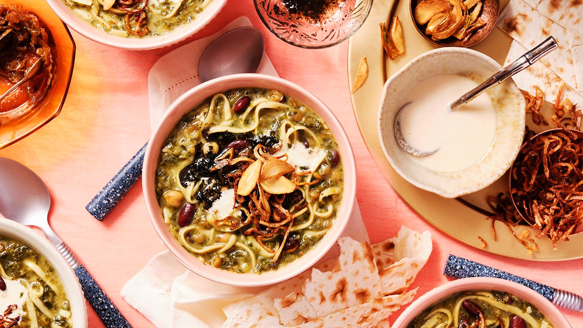 طرز تهیه آش رشته برای ۴ نفر به همراه فوت و فن‌ها