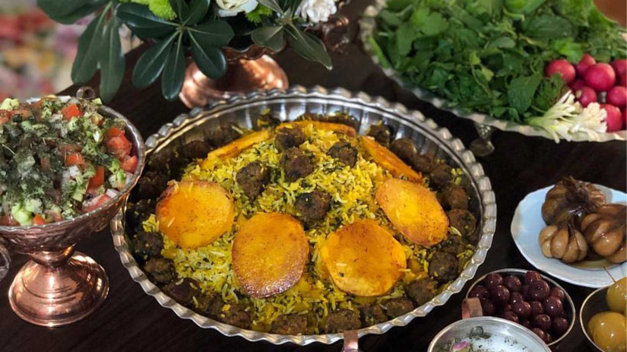 طرز تهیه کلم پلو با گوشت چرخ کرده ساده و قلقلی