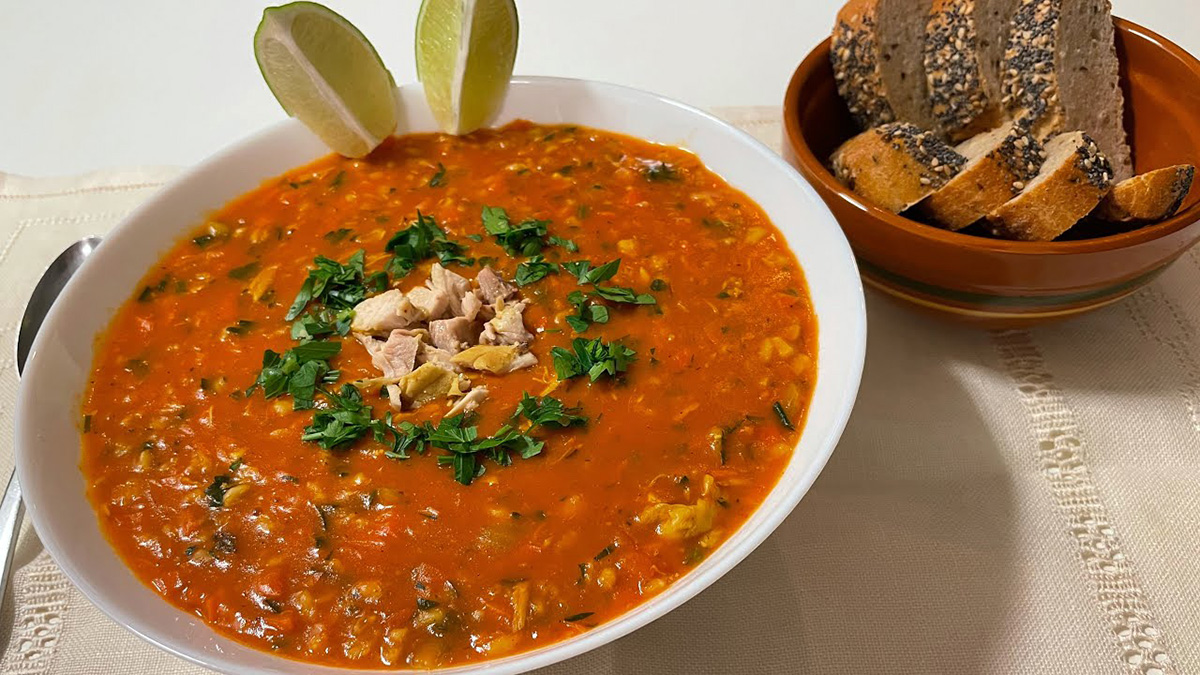 طرز تهیه سوپ جو قرمز رستورانی با و بدون مرغ