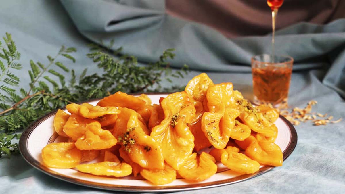 طرز تهیه گوش فیل نازک و کاغذی به سبک بازاری