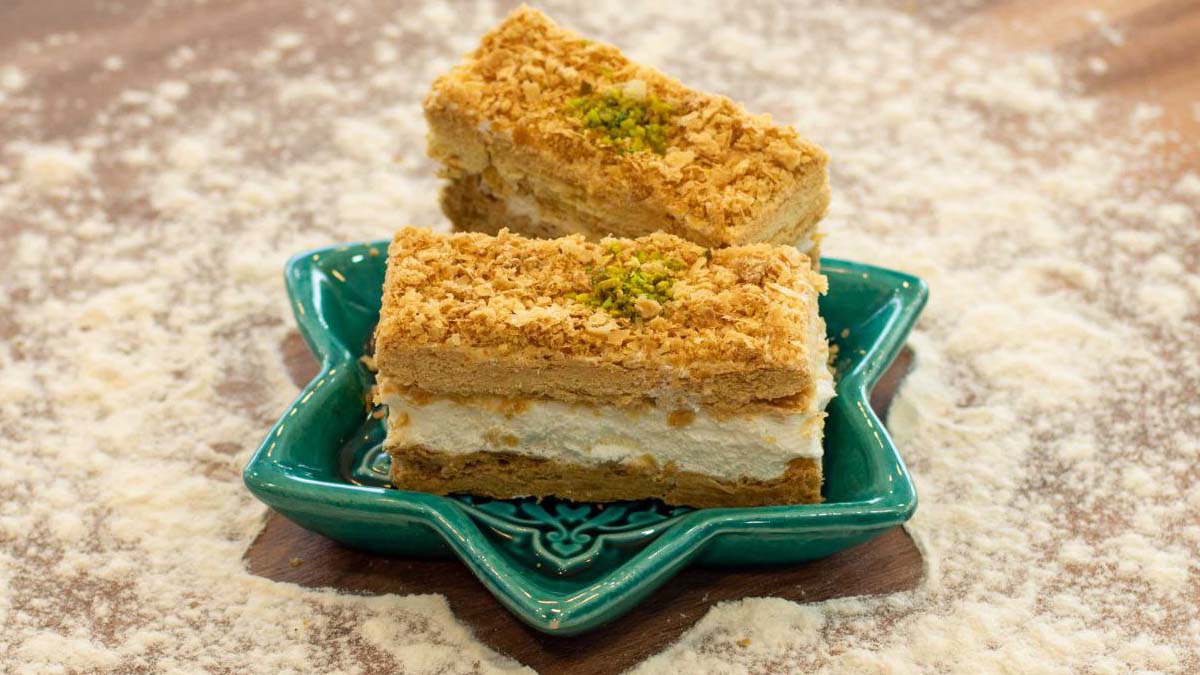 طرز تهیه شیرینی ناپلئونی با خمیر هزارلا به سبک بهترین قنادی ها