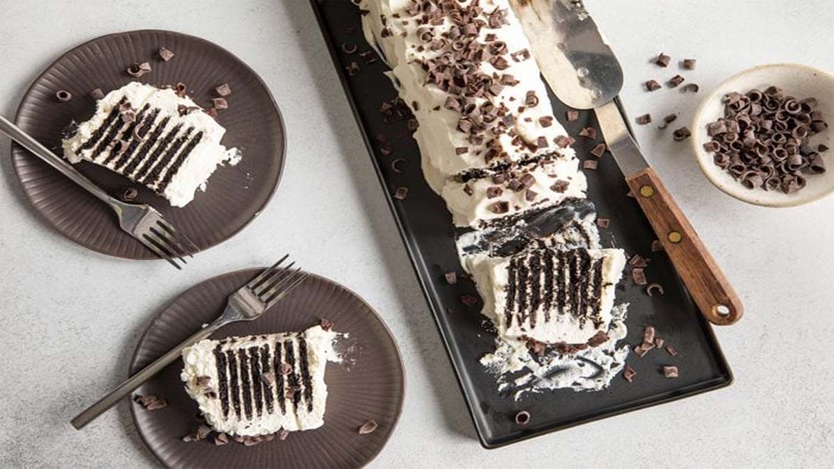 طرز تهیه رولت یخچالی با خامه – آسان و بهتر از قنادی