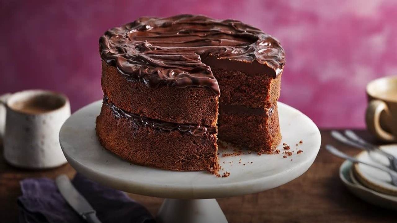 طرز تهیه کیک ساده کاکائویی با پف زیاد با و بدون فر + ترفندهای طلایی