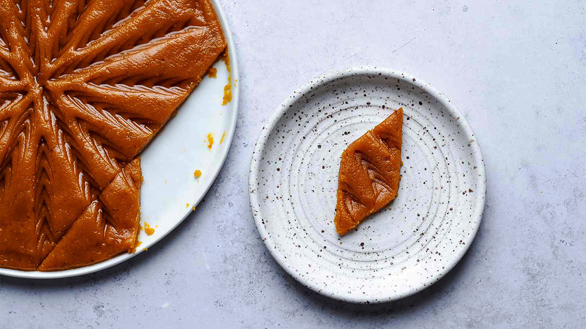 طرز تهیه حلوا مجلسی و خوشمزه با شیره انگور