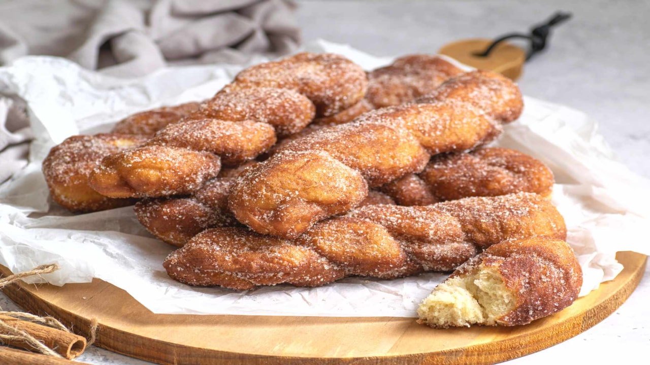 طرز تهیه دونات برای ۴ نفر با دستور ساده، سریع و خوشمزه