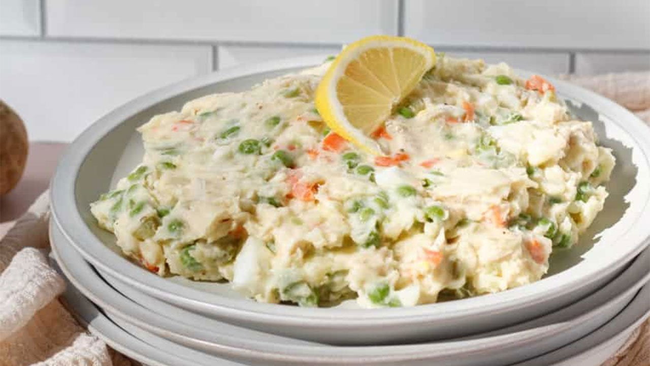 طرز تهیه سالاد الویه مرغ خانگی ساده و خوشمزه