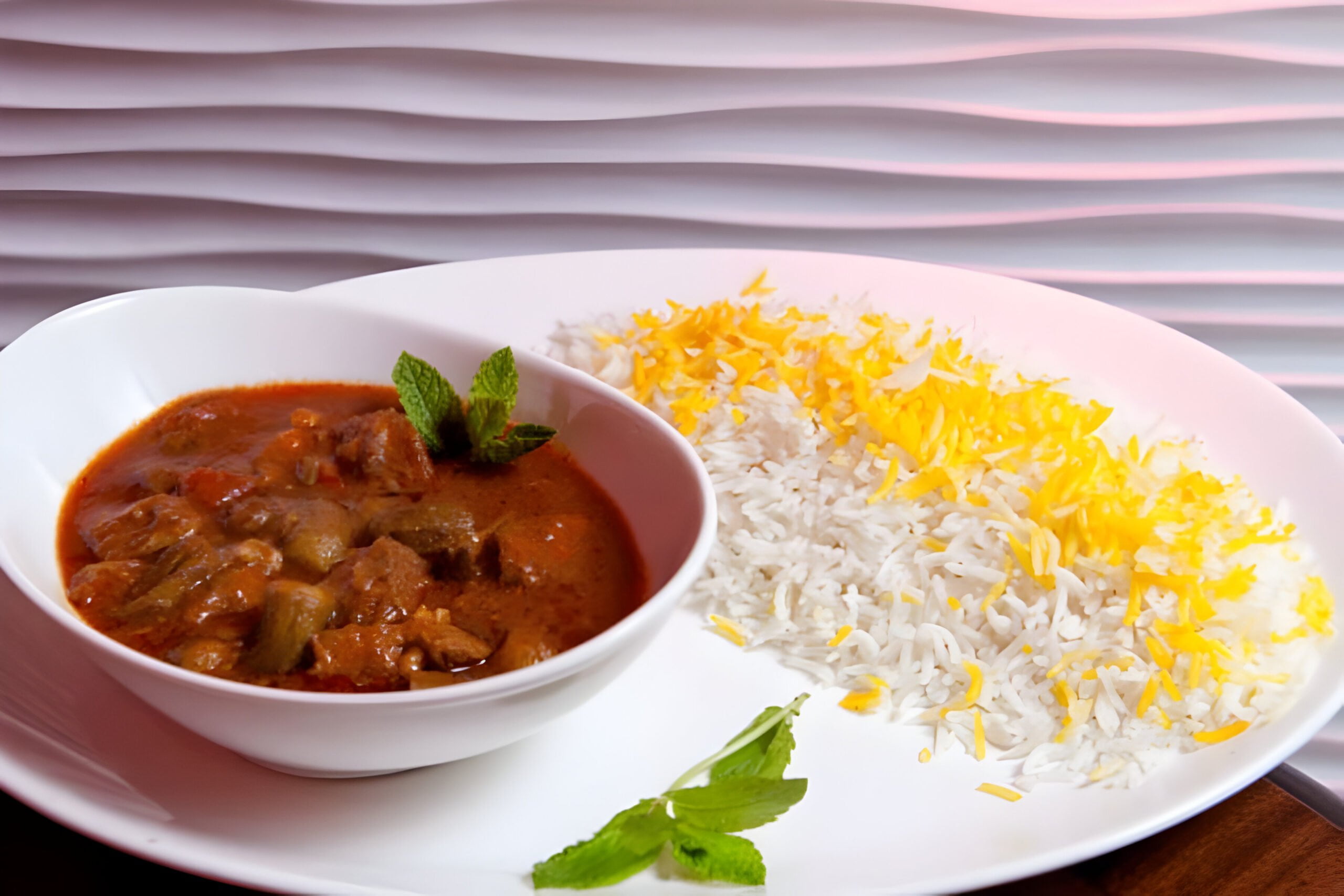 طرز تهیه خورشت بامیه با لپه مجلسی و آسان + رازهای خوشمزگی