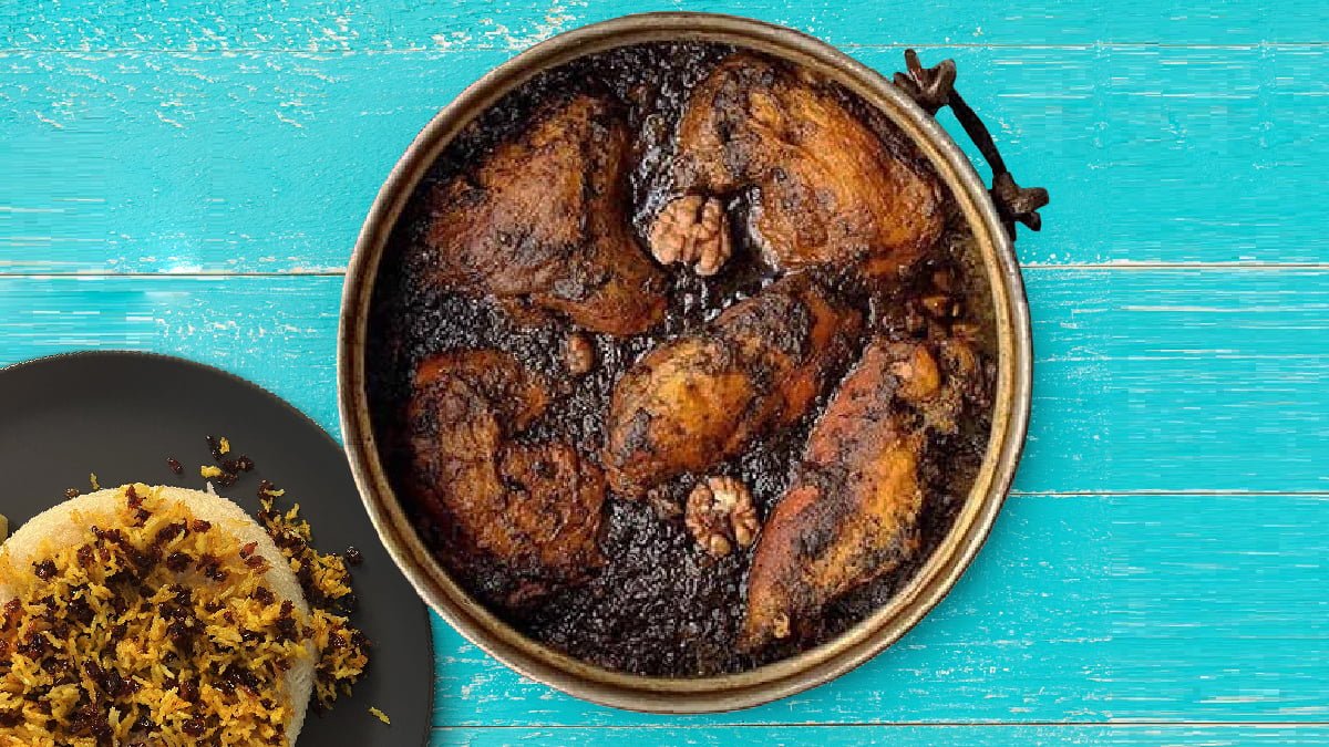 طرز تهیه مرغ ترش گیلانی با سبزی، رب انار،‌ لپه یا گردو – ۴ روش