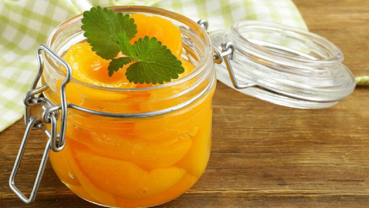 طرز تهیه کمپوت زردآلو درخانه با ماندگاری طولانی