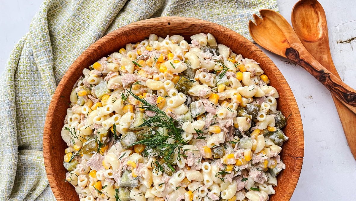 طرز تهیه سالاد ماکارونی با تن ماهی متفاوت و خوشمزه