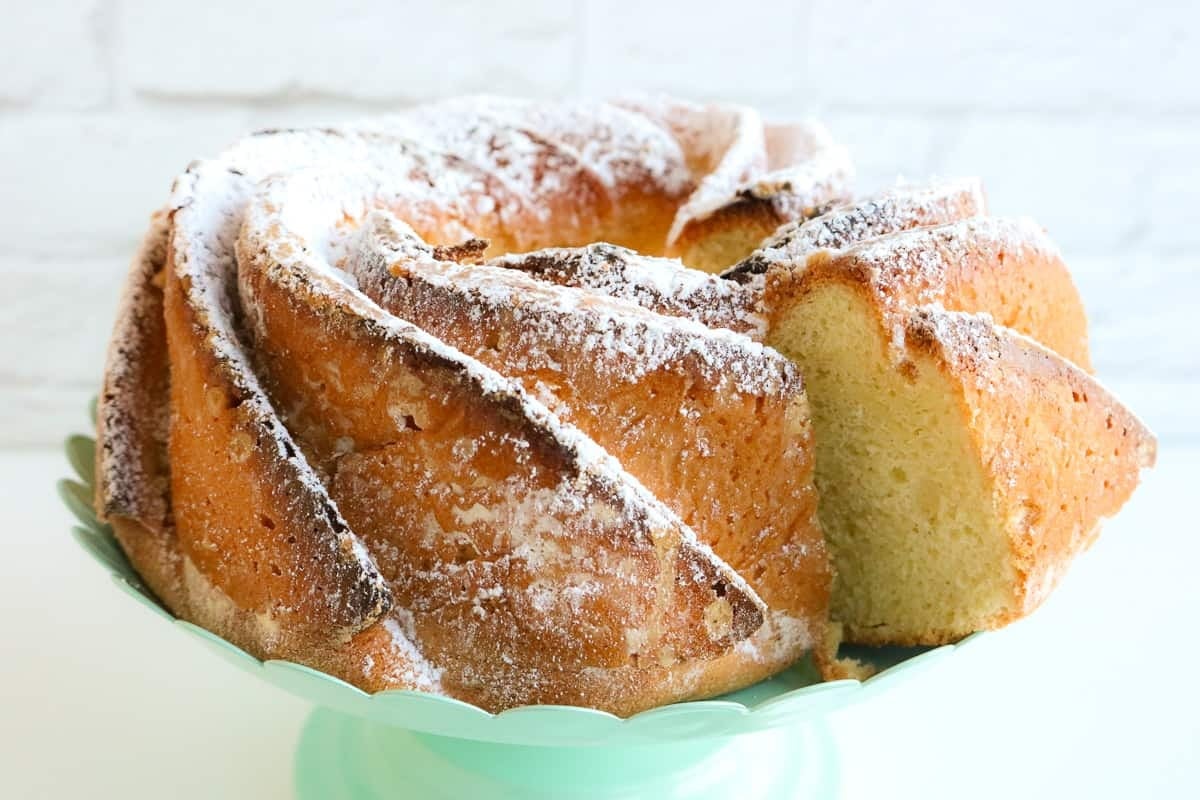 طرز تهیه کیک زعفرانی اسفنجی با پف زیاد و عطر و طعم عالی