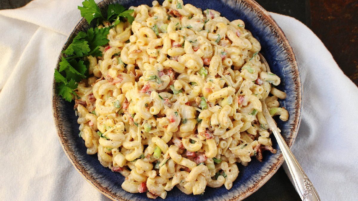 طرز تهیه سالاد ماکارونی با سوسیس در ۴ مرحله – خوشمزه و آسان