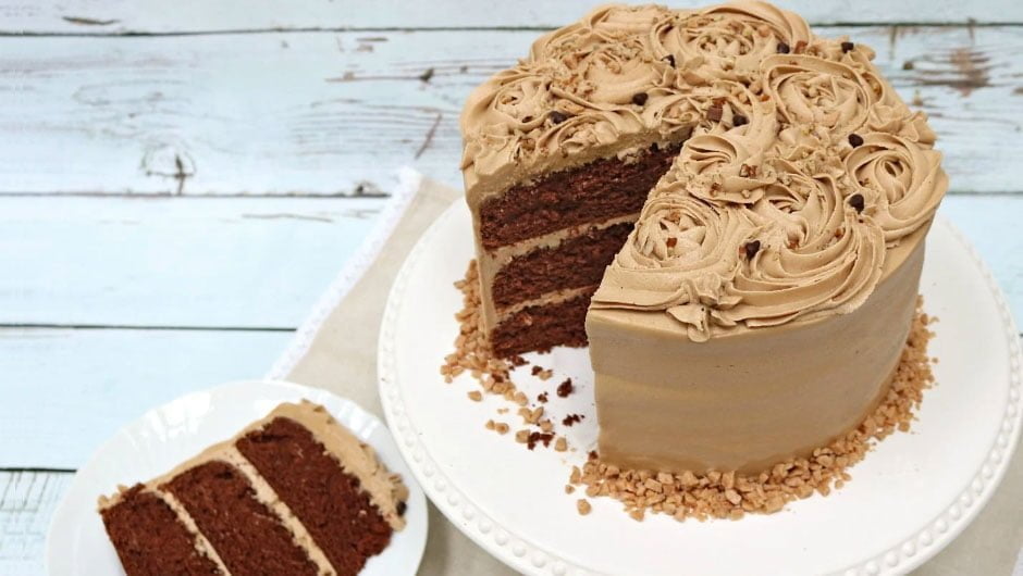 طرز تهیه کیک اسفنجی عصرانه کافی شاپی مناسب چای و قهوه