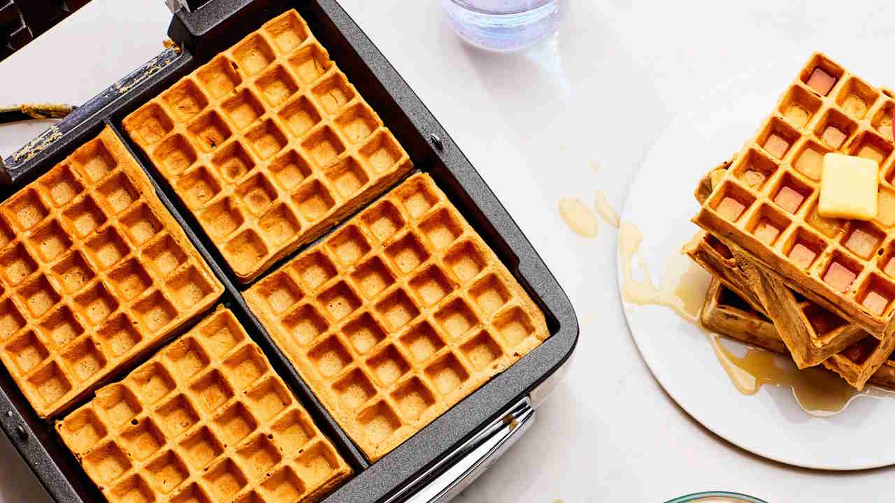 طرز تهیه وافل با دستگاه در سه سوت