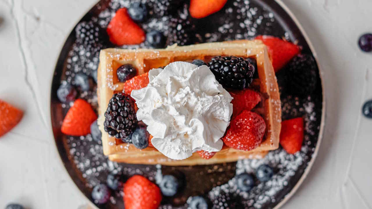 طرز تهیه وافل خانگی با گاز، فر و ساندویچ ساز