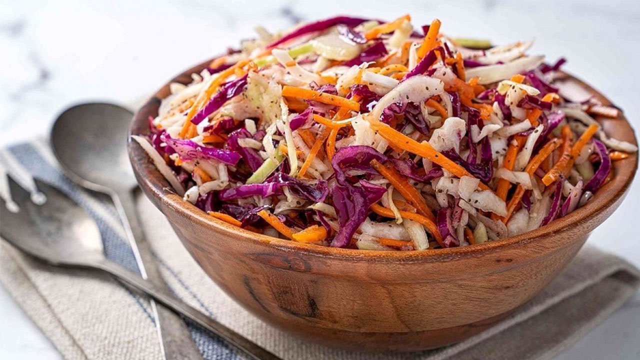 طرز تهیه سالاد اندونزی با کشمش – دستور ساده و خوشمزه