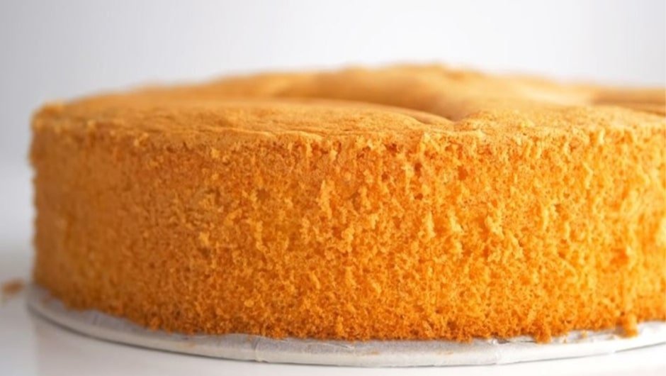 طرز تهیه کیک ساده اسفنجی با پف زیاد و بافت عالی