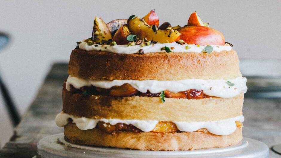 طرز تهیه کیک اسفنجی با ماست با طعم عالی و بافت لطیف