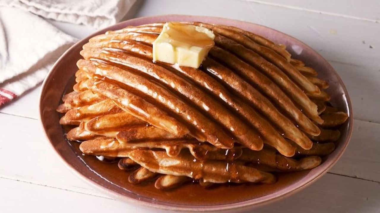 طرز تهیه وافل بدون دستگاه در خانه و راحت و آسان