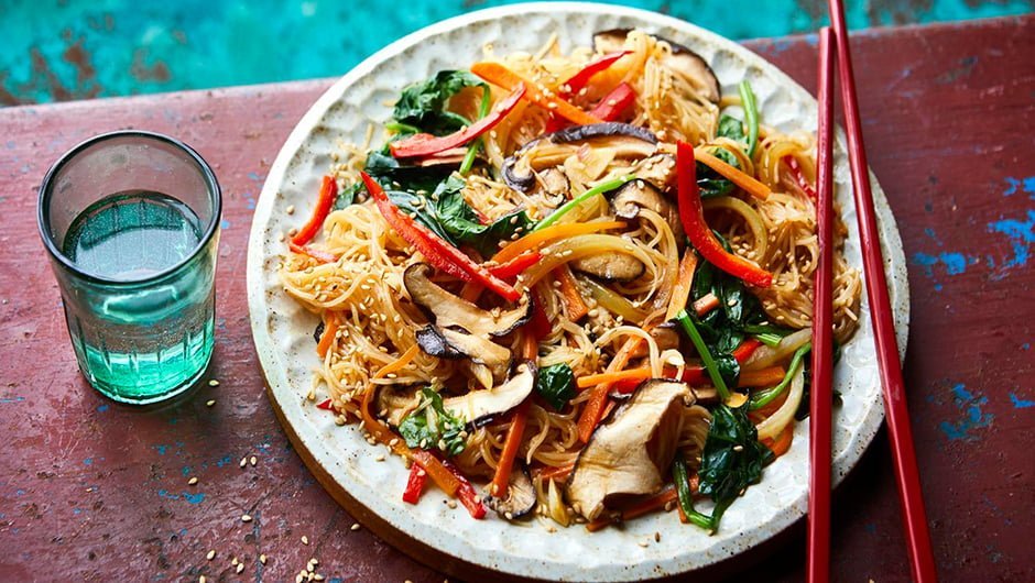 طرز تهیه نودل کره ای شفاف یا چاپچائه