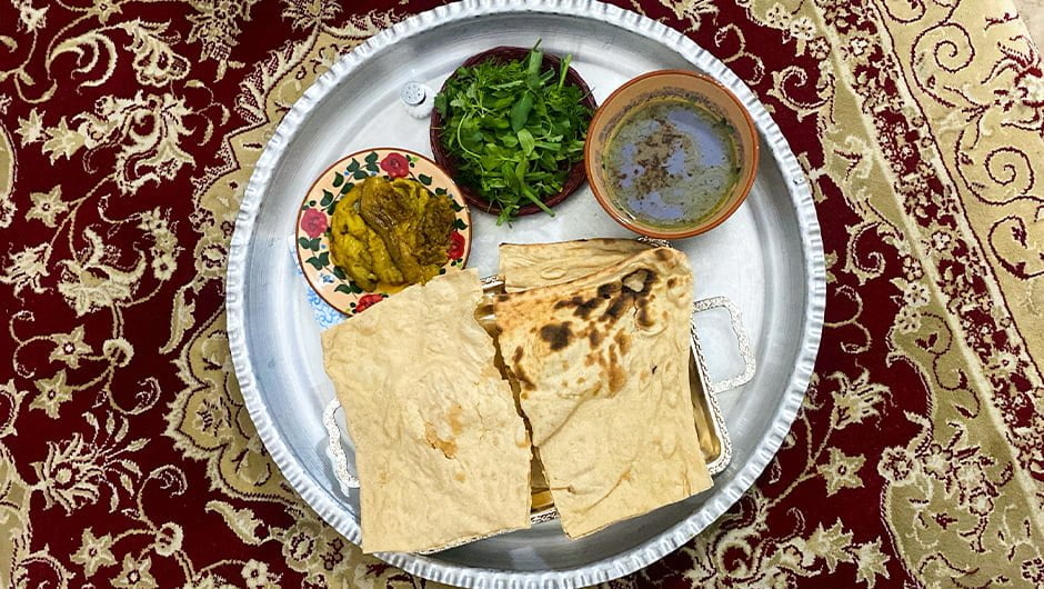 طرز تهیه قروت بیرجندی و تجربه مزه کردن اولین غذای بنفش