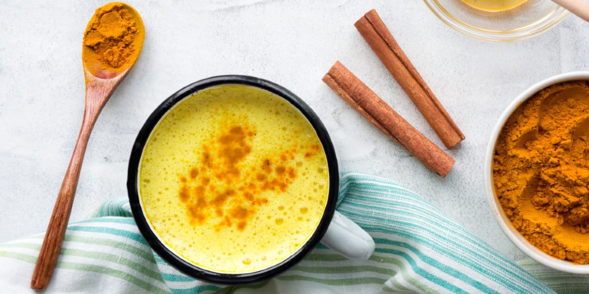 طرز تهیه شیر زردچوبه مناسب روزهای سرد