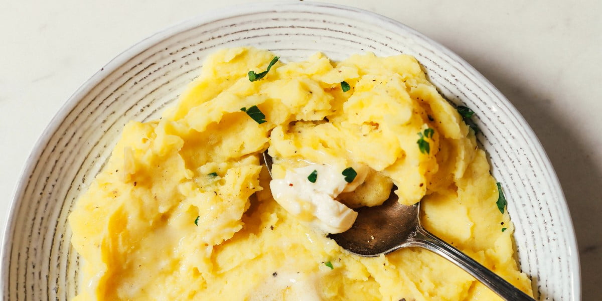 طرز تهیه پوره سیب زمینی با شیر بادام