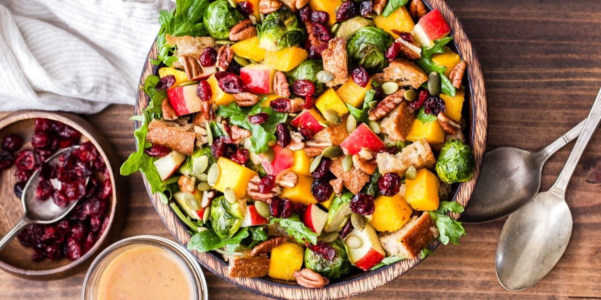 طرز تهیه سالاد ایتالیایی پانزانلا با سس مخصوص