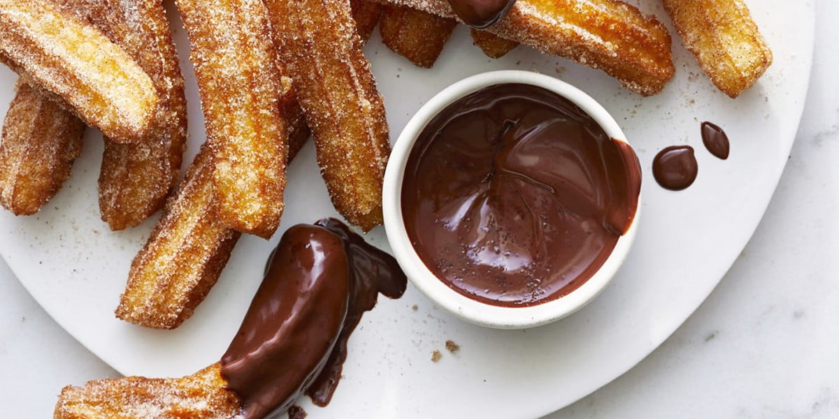 طرز تهیه چوروس خانگی: شیرینی اسپانیایی