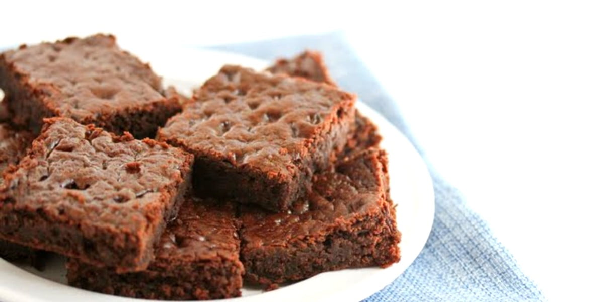 طرز تهیه کیک خیس با ماست سون؛ کیک خیس شکلاتی