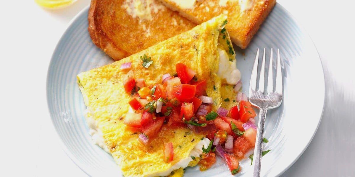 طرز تهیه املت سبزیجات و پنیر | یک صبحانه سالم و پرانرژی