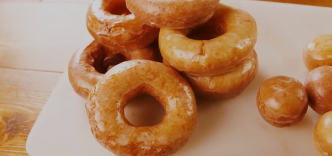 طرز تهیه پیراشکی پفکی خوشمزه و شیرین با تمام نکات در خانه