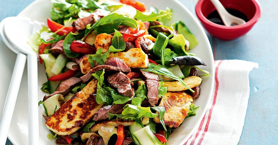 طرز تهیه سالاد با پنیر کبابی به دو روش ساده و خوشمزه در خانه