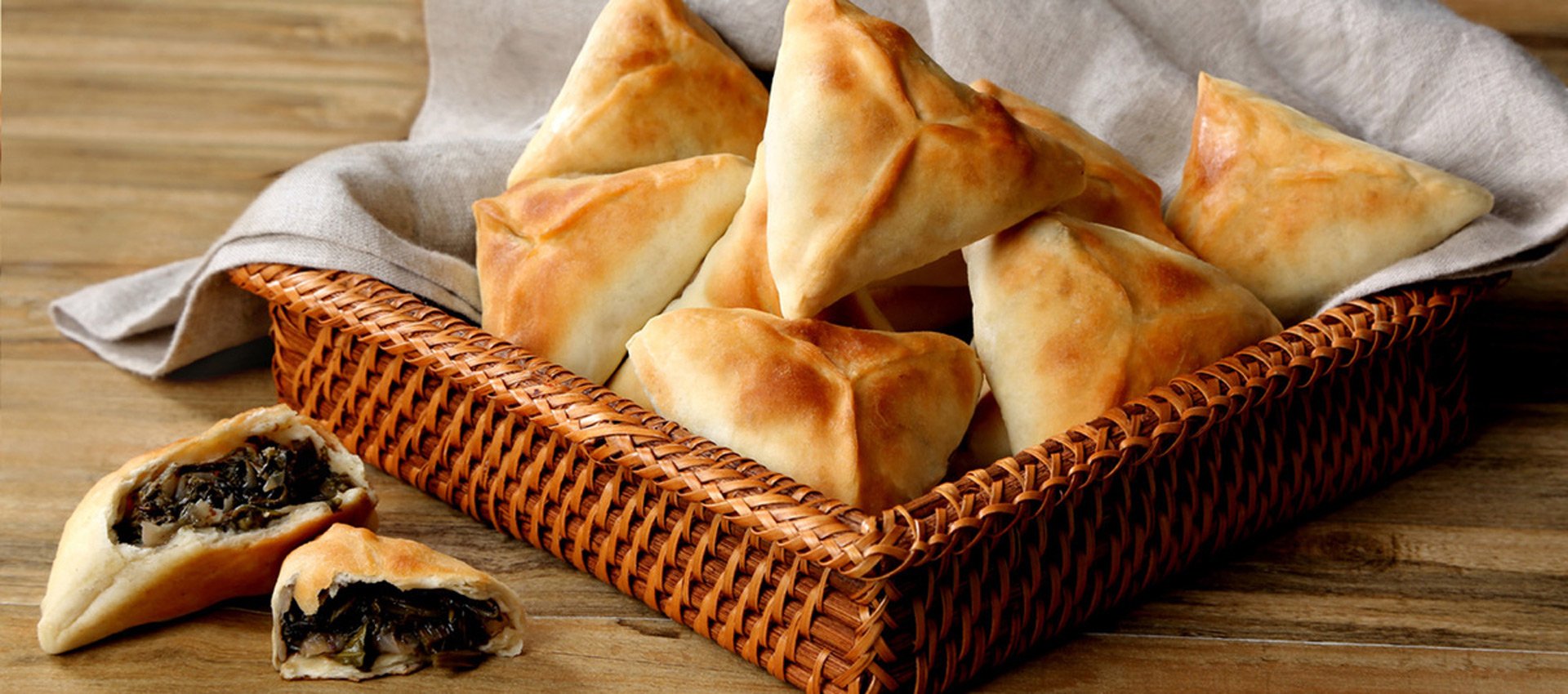 طرز تهیه فطایر اسفناج خوشمزه ؛ یک پیش غذای مخصوص لبنانی